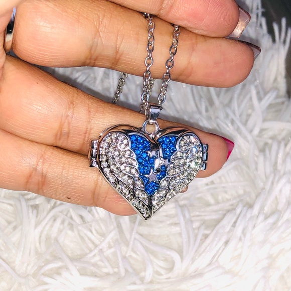 Beautiful Secret compartment Swarovski Crystal memory necklace, urn necklace, - Picture 4 of 8